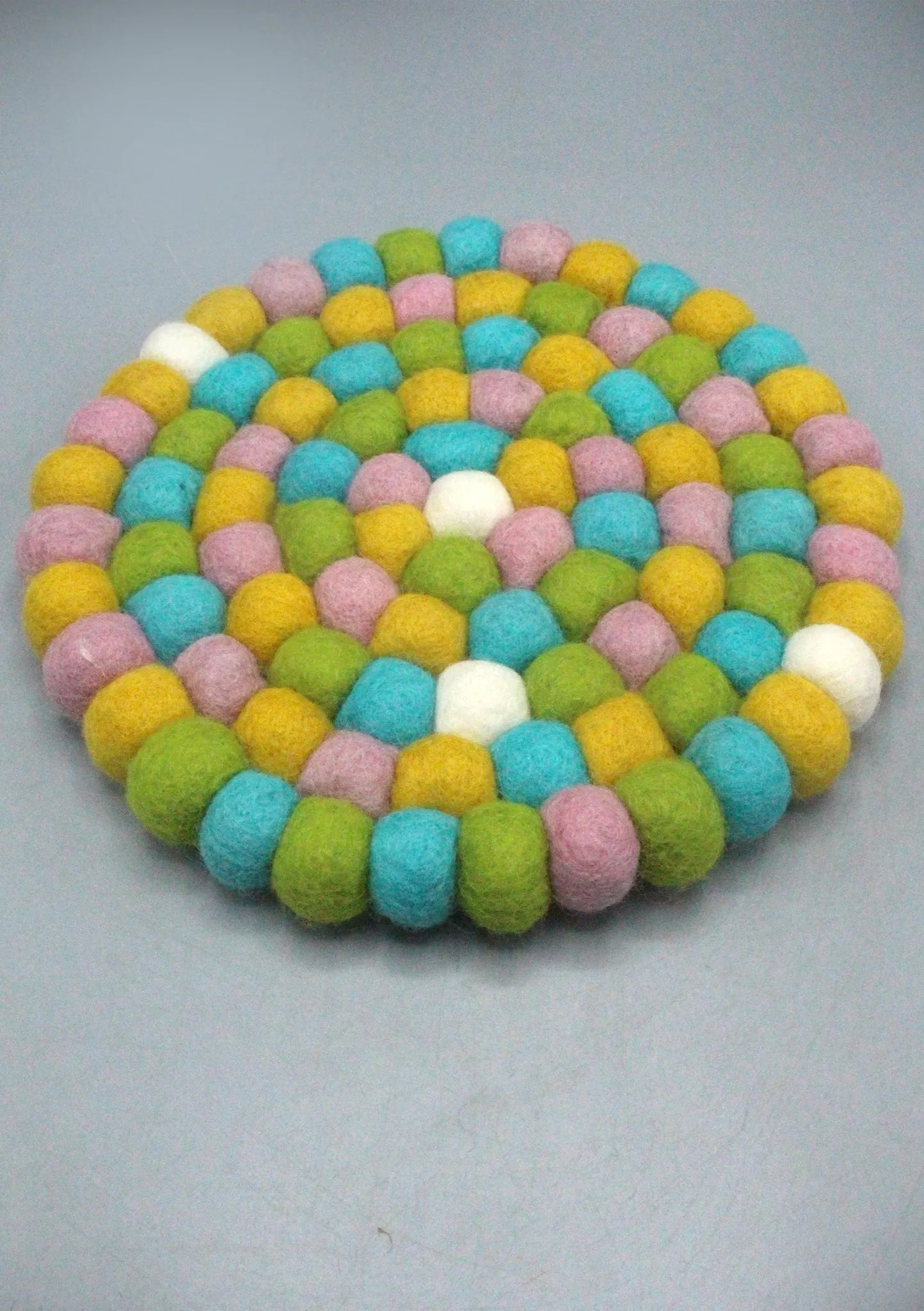 Felt Balls Four Colors Round Trivet