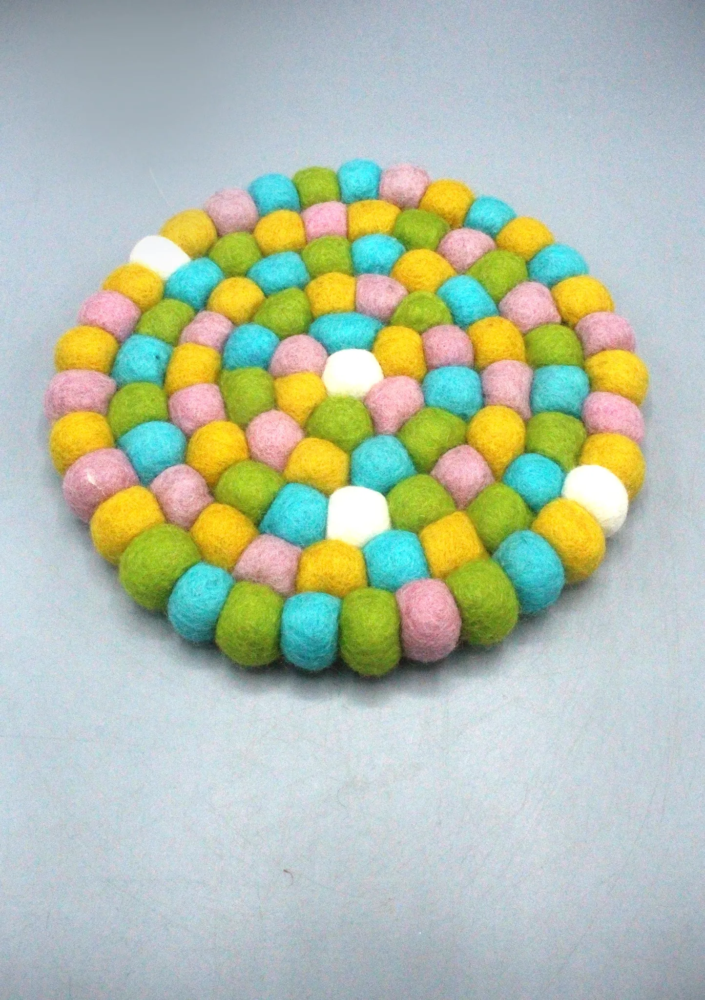 Felt Balls Four Colors Round Trivet