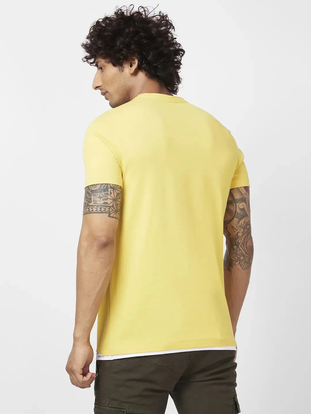 Spykar Men Lemon Yellow Blended Slim Fit Half Sleeve Round Neck Plain Tshirt