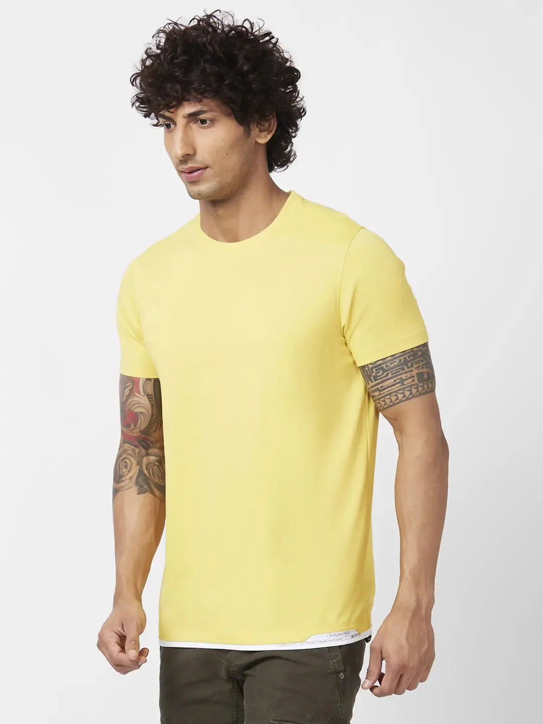 Spykar Men Lemon Yellow Blended Slim Fit Half Sleeve Round Neck Plain Tshirt